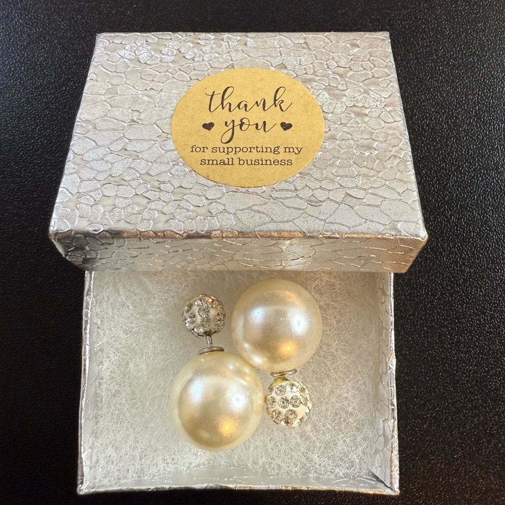 Elegant Pearl and Crystal Earrings